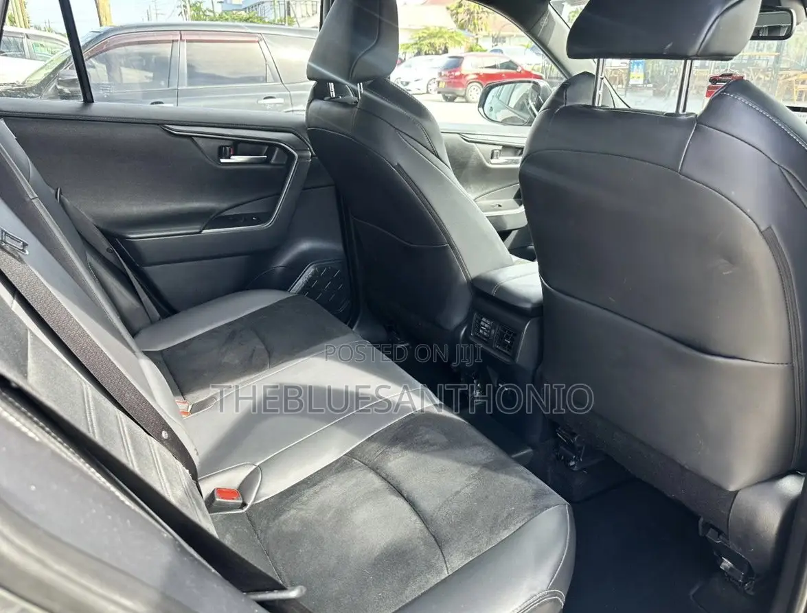 New Toyota RAV4 Hybrid 2025 Gray