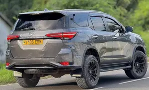 Toyota Fortuner 2023 Gray