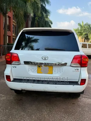 Toyota Land Cruiser 2015 White