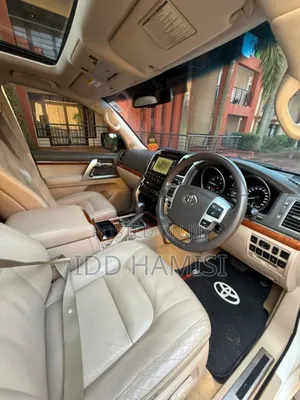Toyota Land Cruiser 2015 White