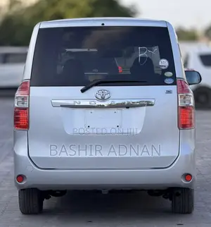 Toyota Noah 2008 Silver