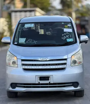Toyota Noah 2008 Silver