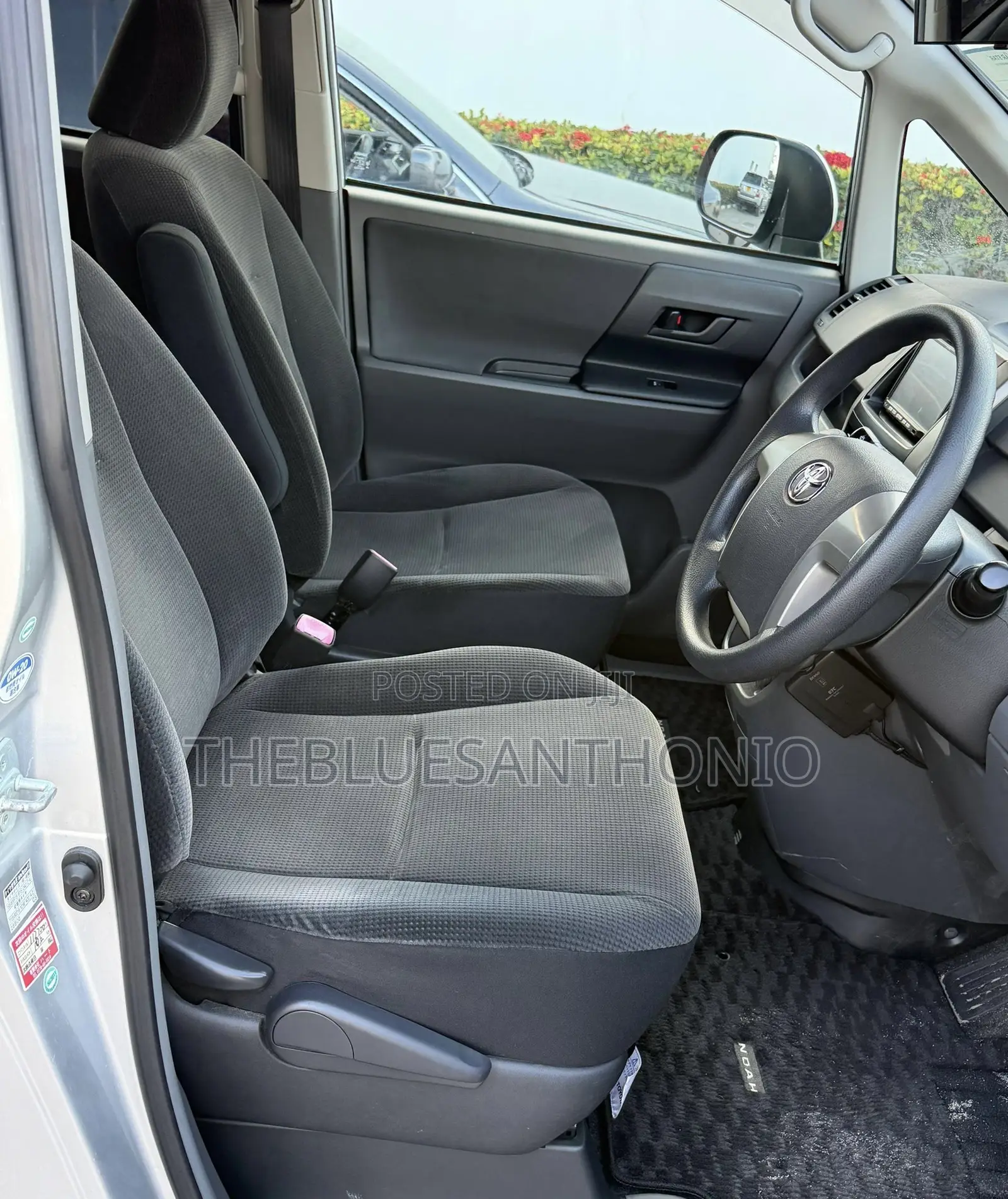 Toyota Noah 2008 Silver