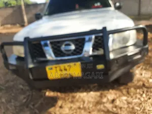 Nissan Patrol 2002 White