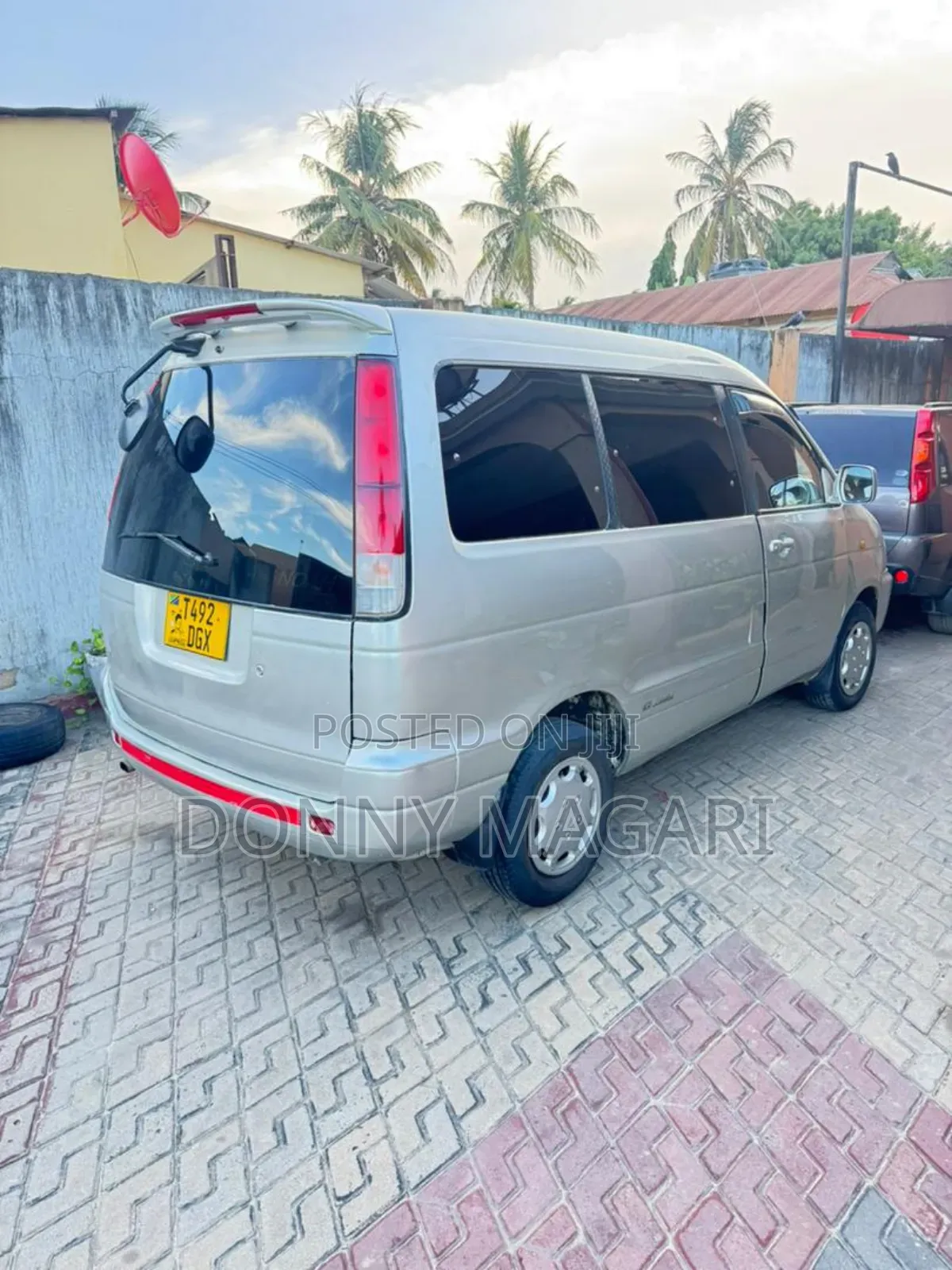 Toyota Noah 2001 Silver