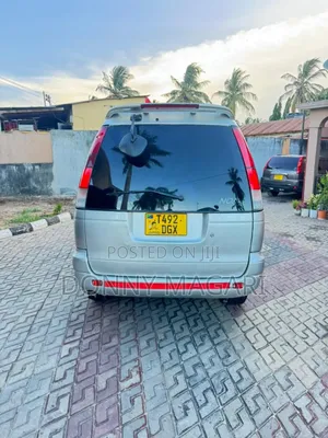 Toyota Noah 2001 Silver
