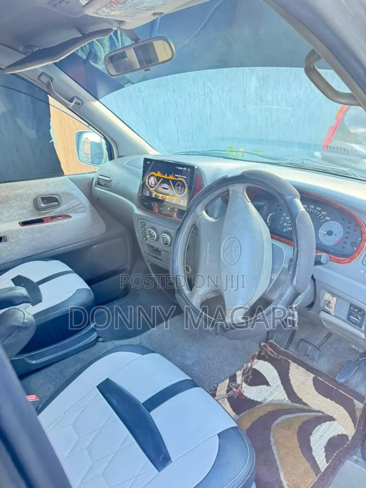 Toyota Noah 2001 Silver