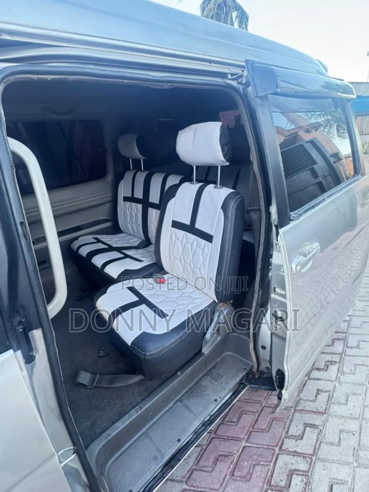 Toyota Noah 2001 Silver