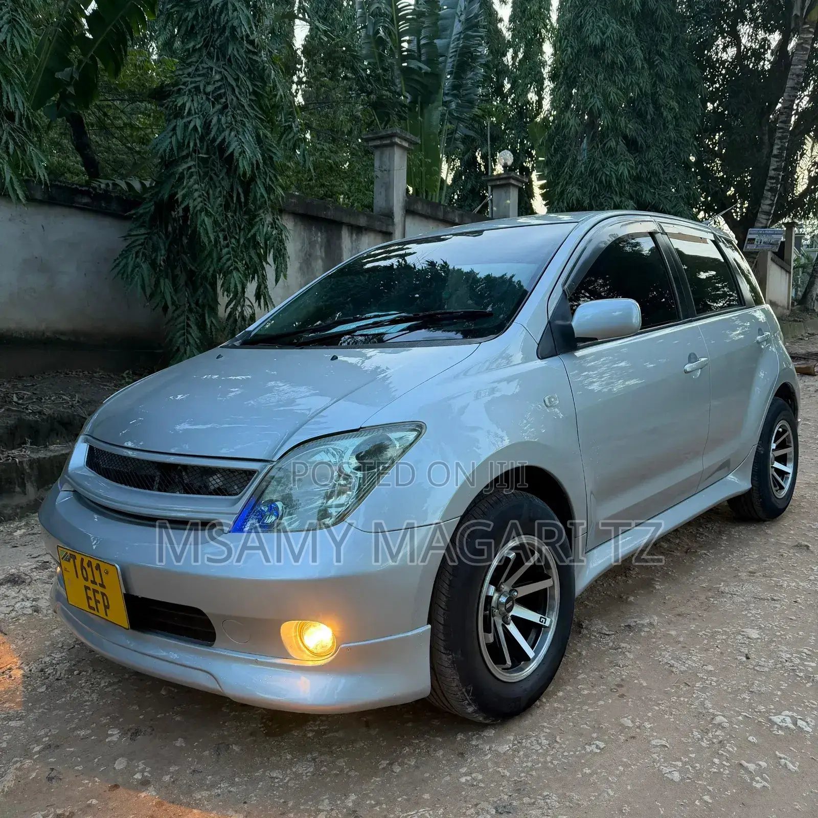 Toyota IST 2003 Silver