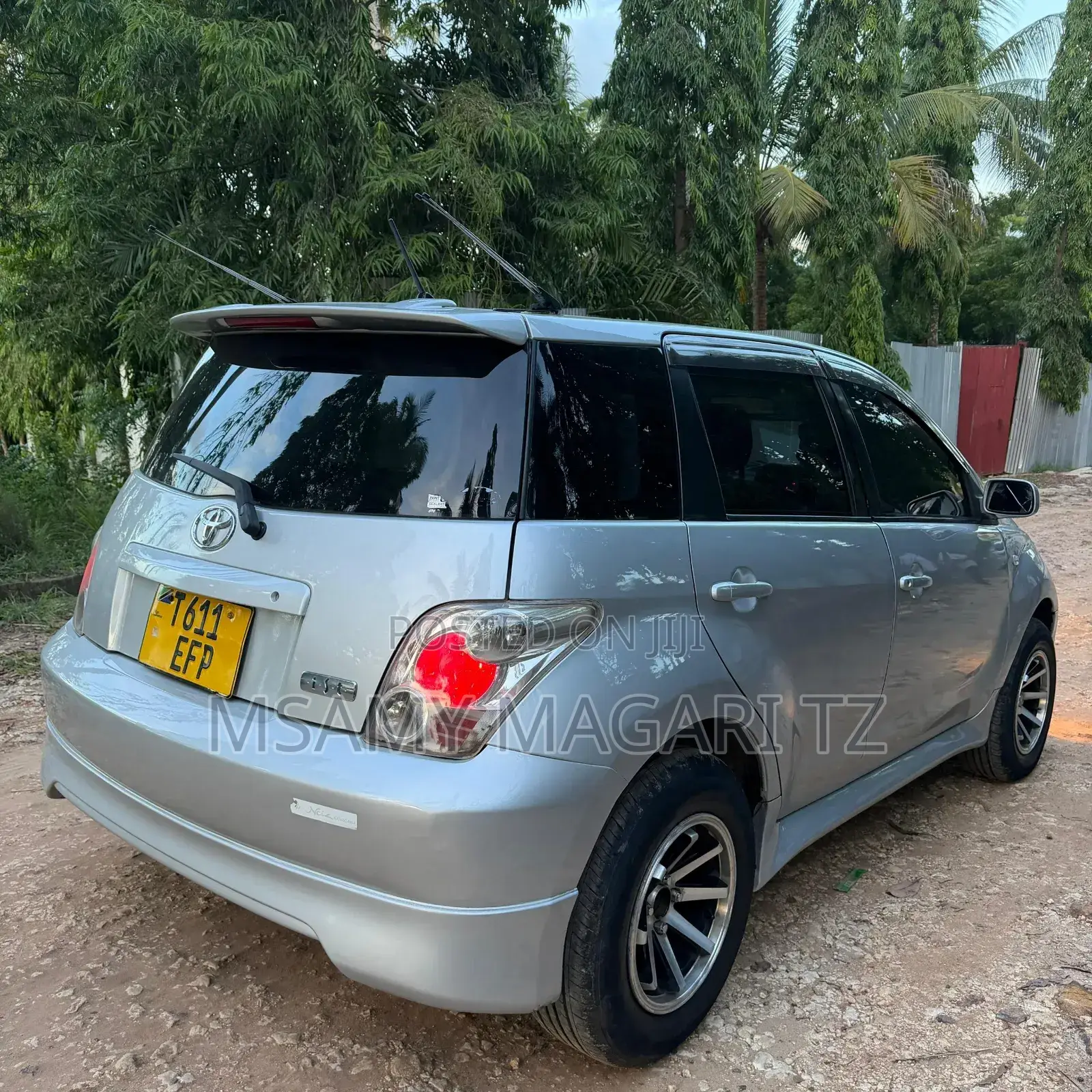 Toyota IST 2003 Silver