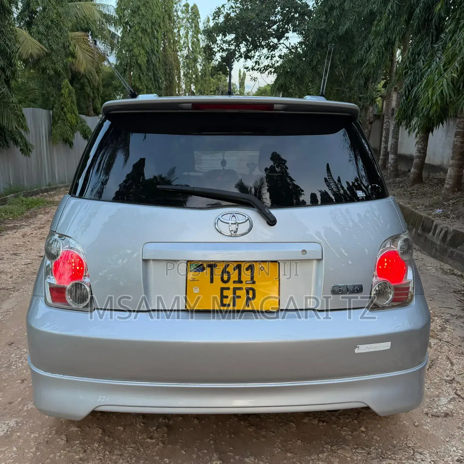 Toyota IST 2003 Silver