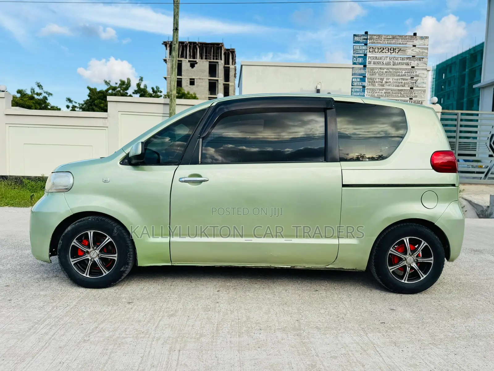 Toyota Porte 2004 Green