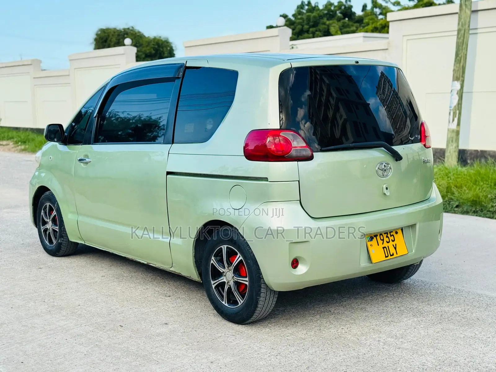 Toyota Porte 2004 Green