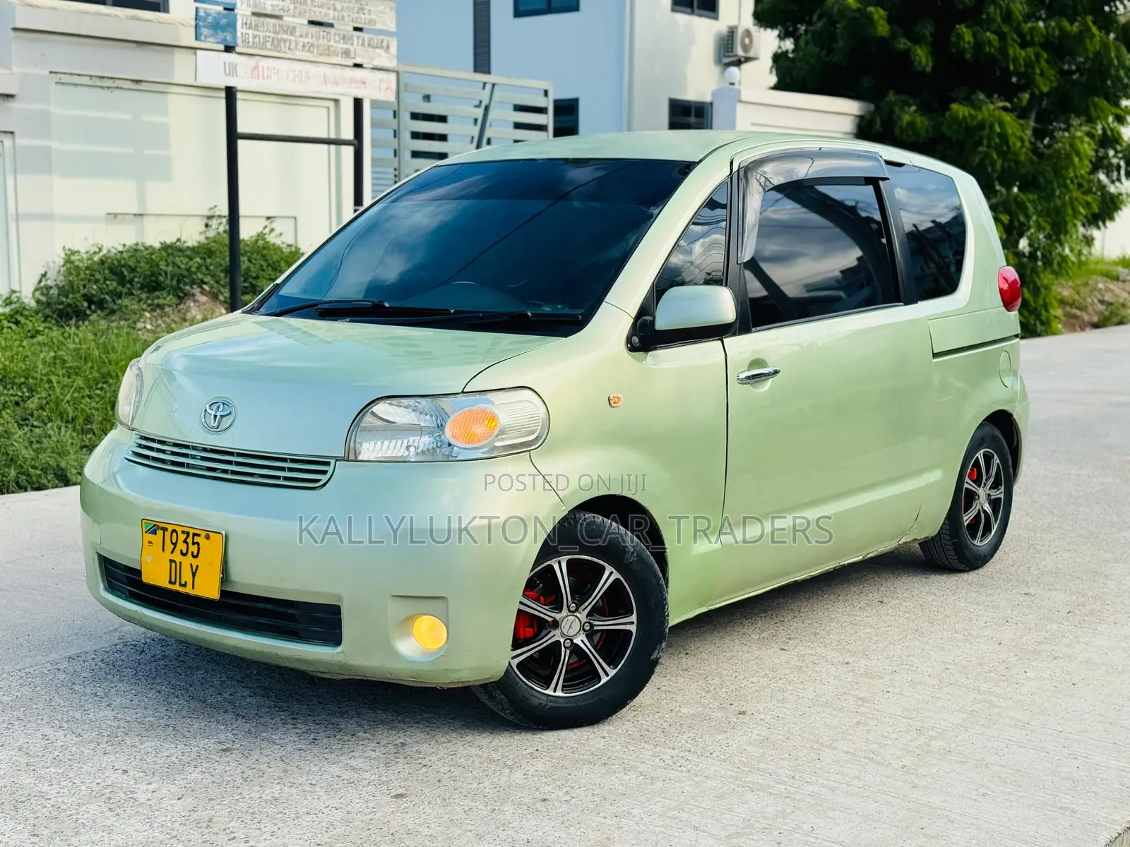 Toyota Porte 2004 Green