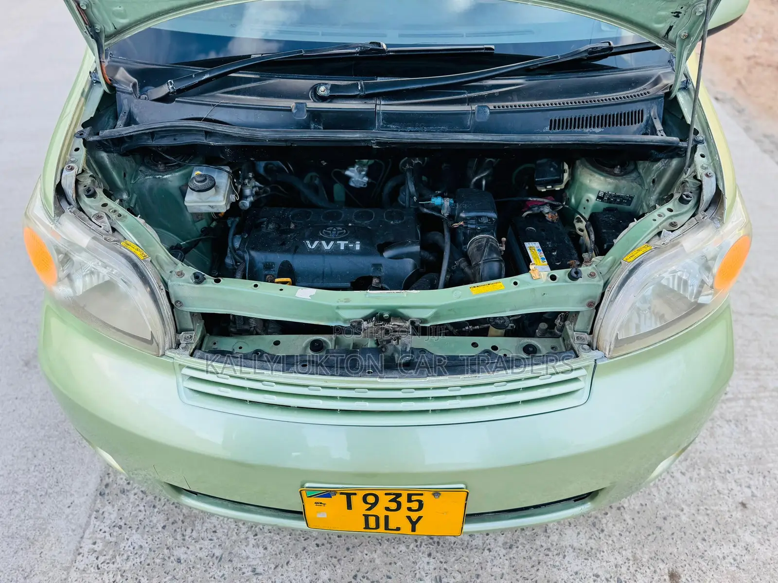 Toyota Porte 2004 Green