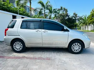 Toyota Raum 2005 Silver