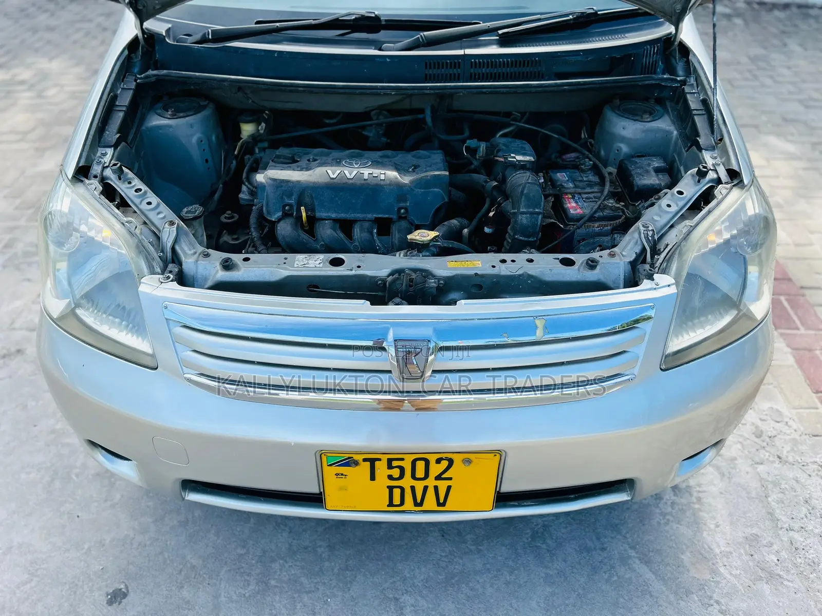 Toyota Raum 2005 Silver