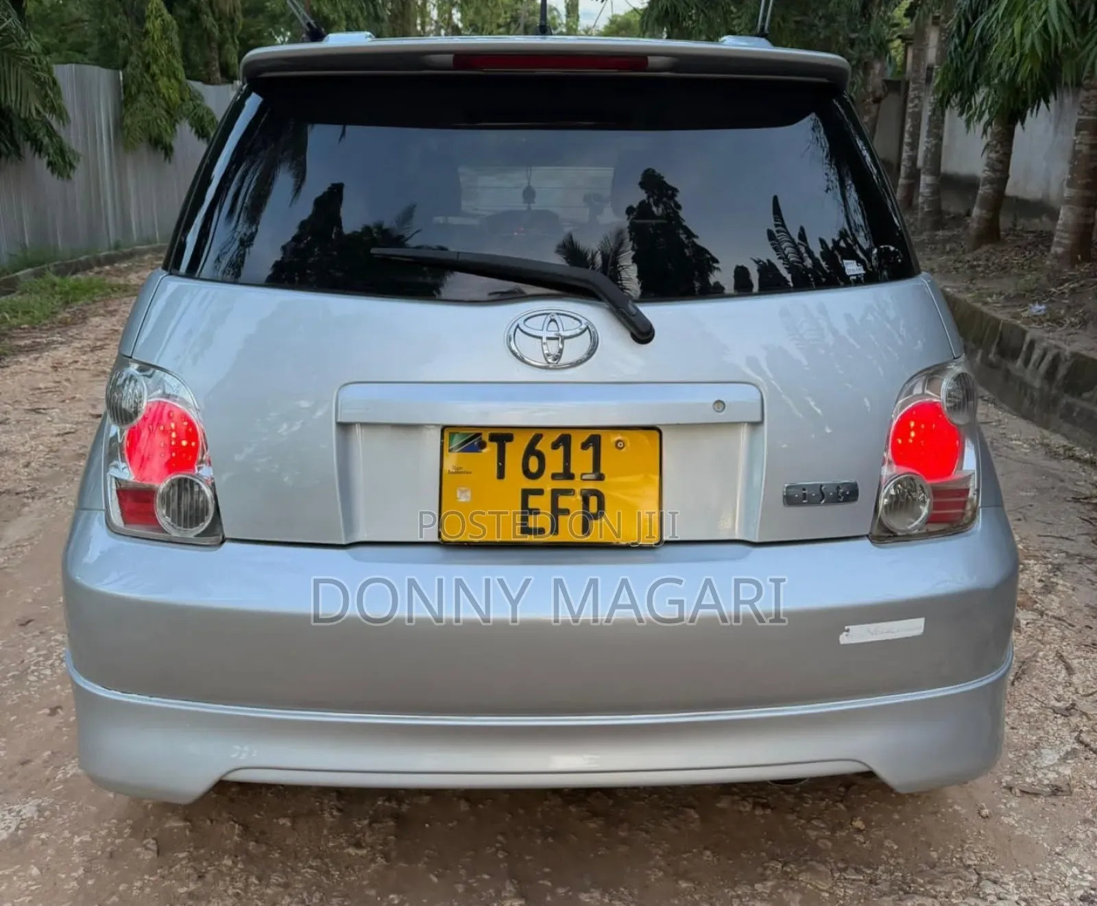 Toyota IST 2004 Silver