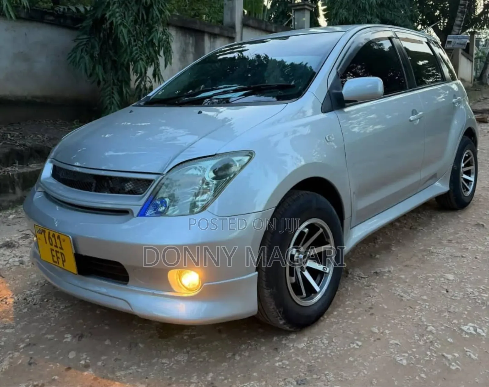 Toyota IST 2004 Silver