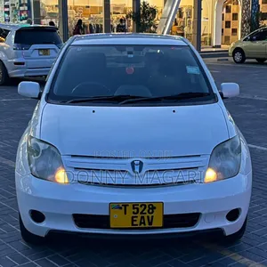 Toyota IST 2005 White