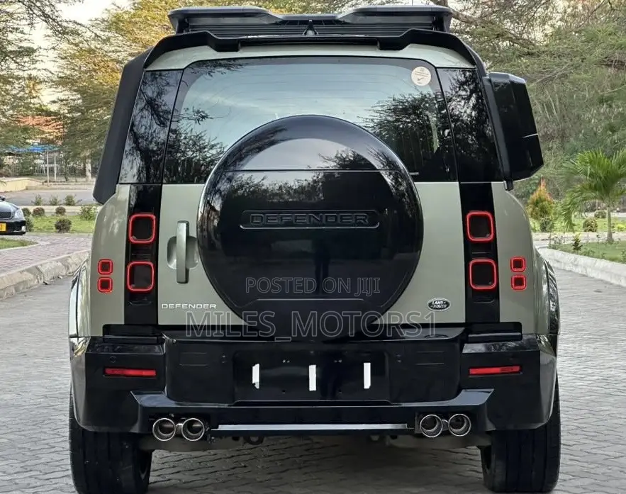 Land Rover Defender 2022 Green