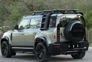 Land Rover Defender 2022 Green