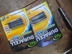 Duracel Rechargerble Bettery 1000 Amps Aaa