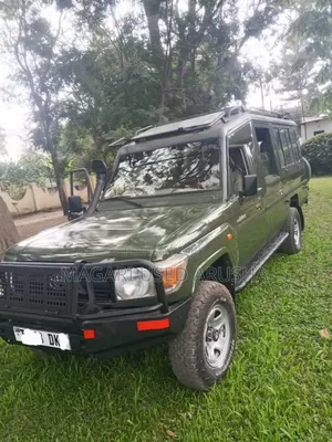 Toyota Land Cruiser 2017 Green