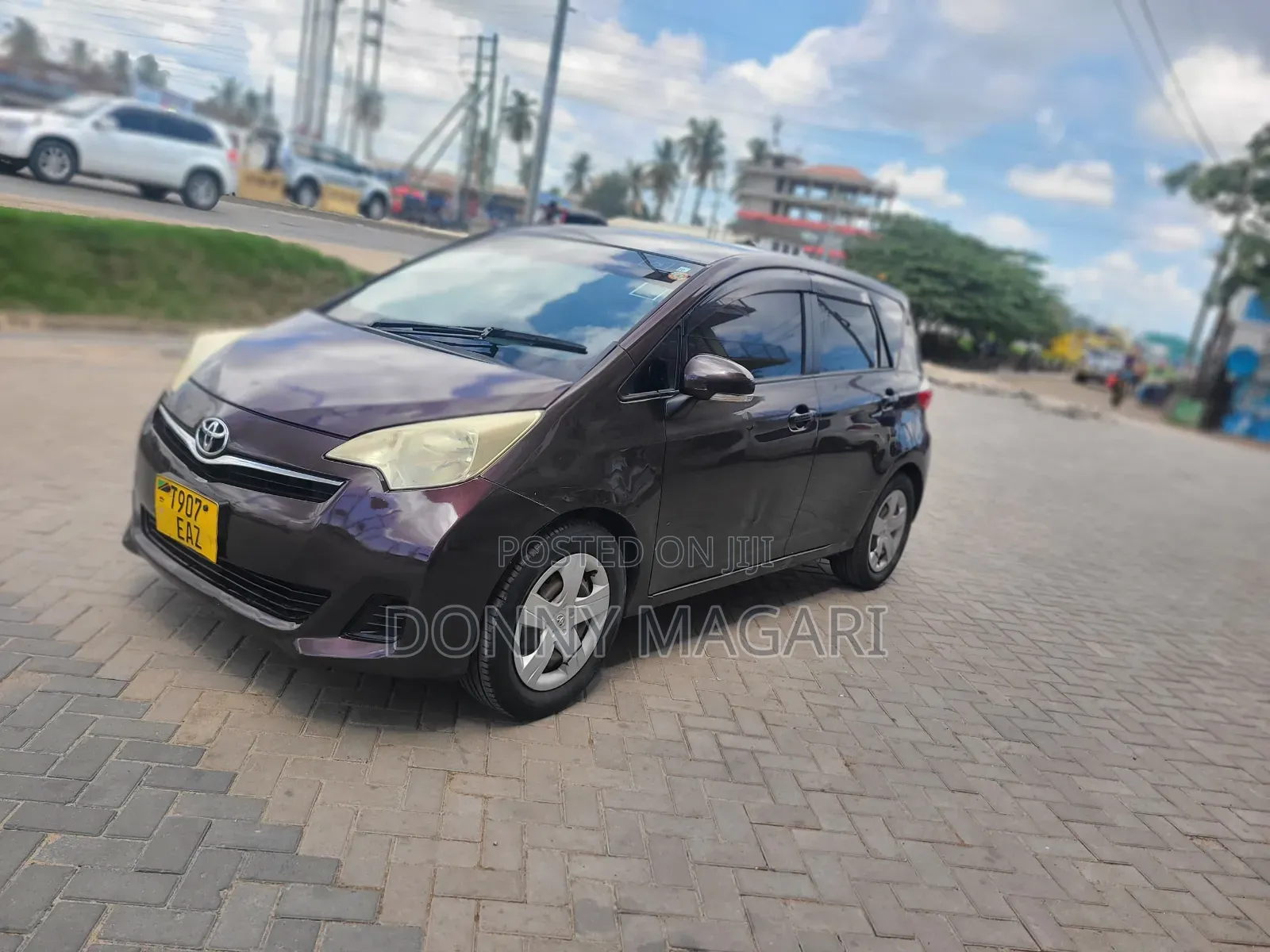 Toyota Ractis 2011 Purple