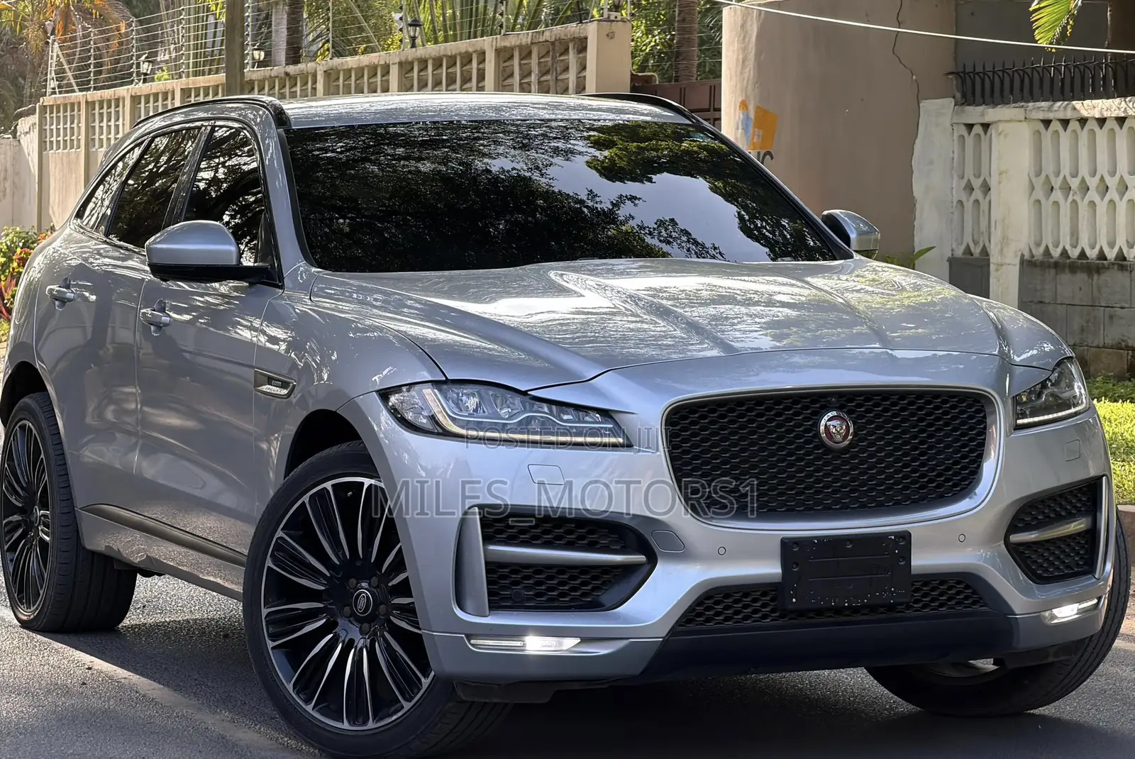 Jaguar F-Pace 2017 Silver