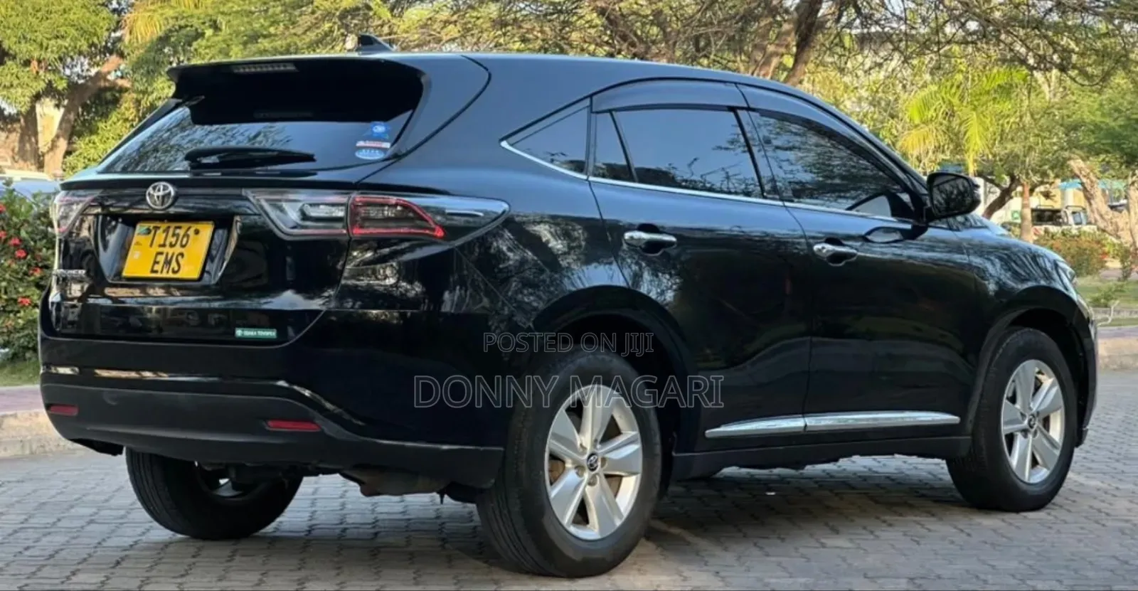 Toyota Harrier 2.0 2015 Black