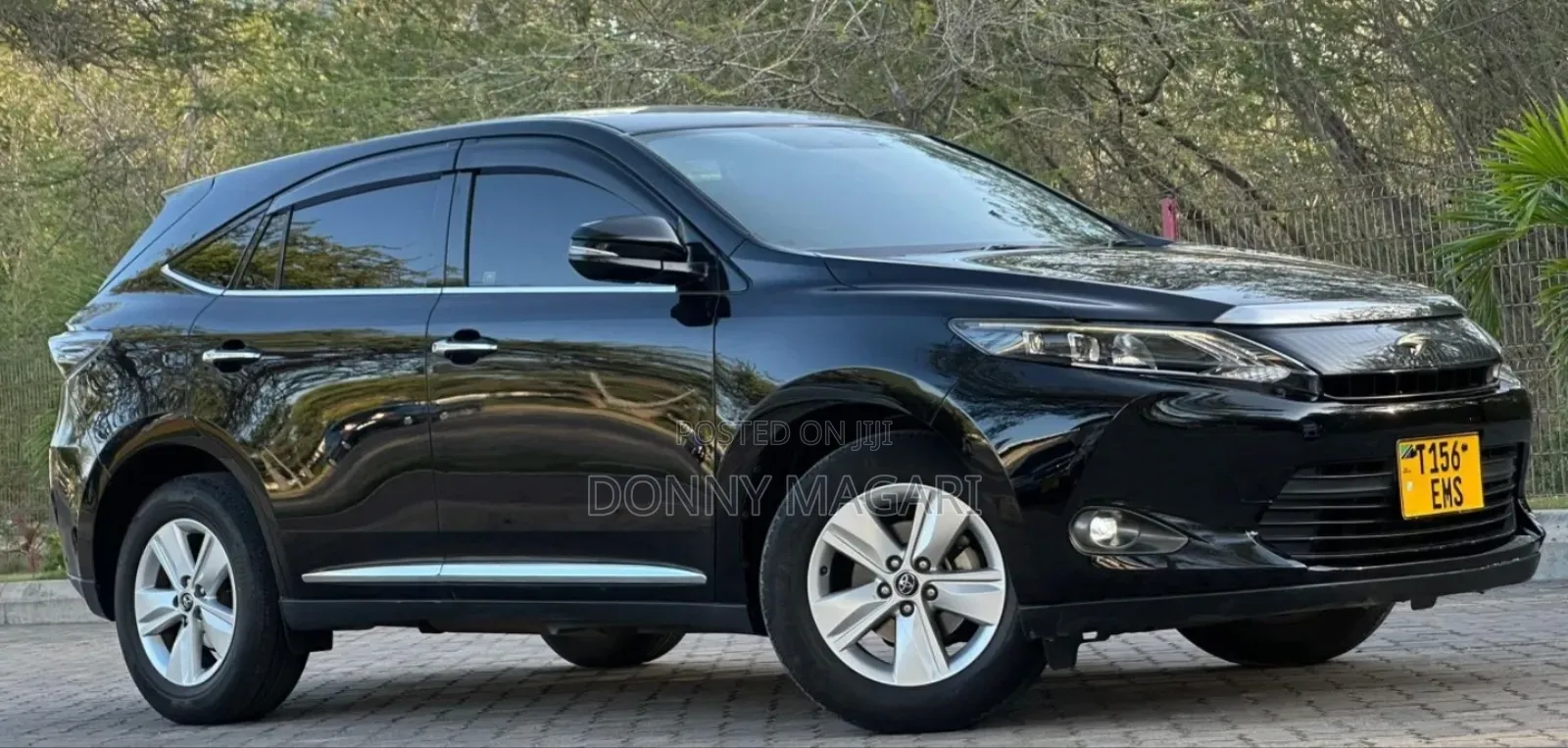 Toyota Harrier 2.0 2015 Black