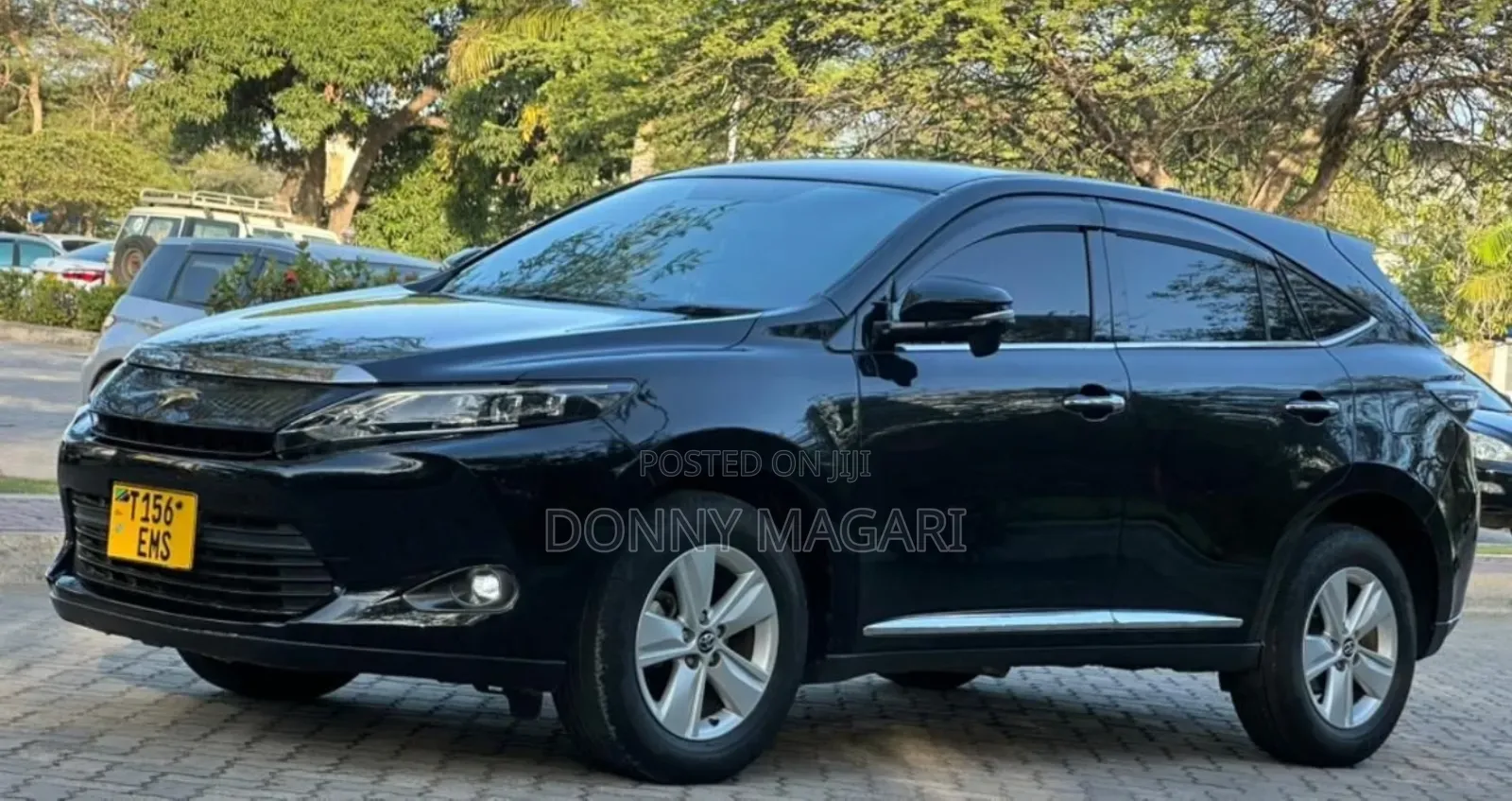 Toyota Harrier 2.0 2015 Black