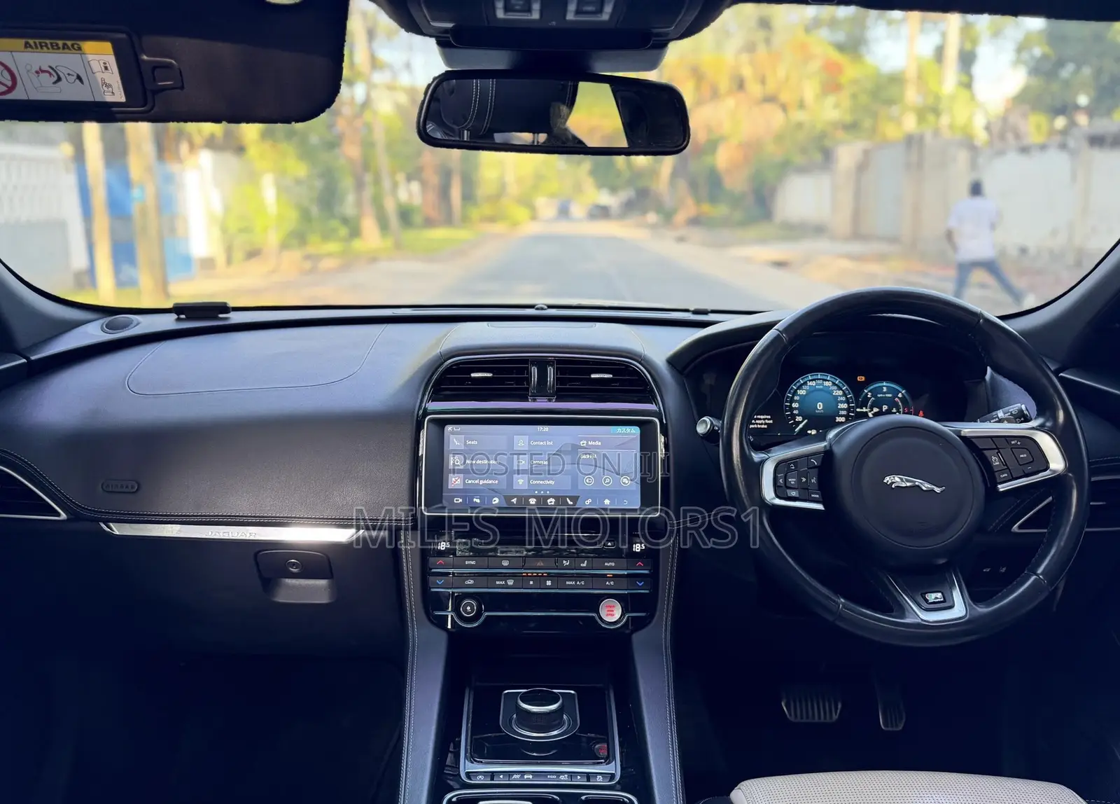 Jaguar F-Pace 2017 Silver