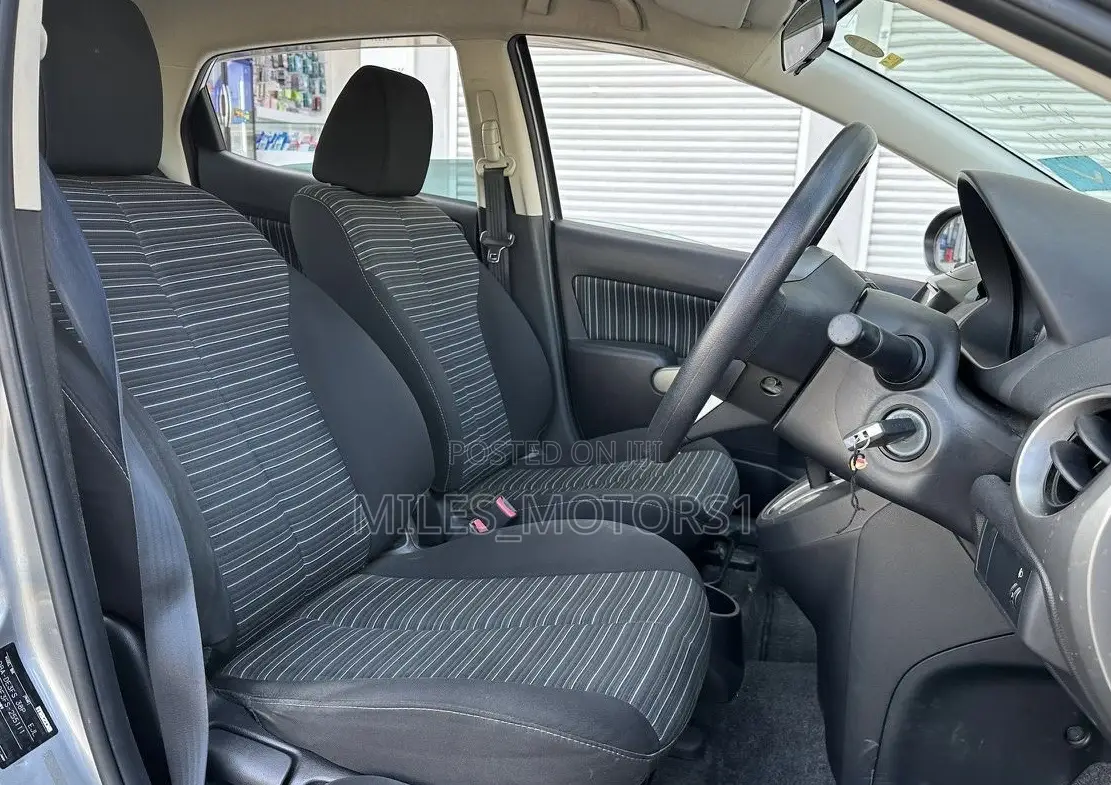 Mazda Demio 2009 Silver