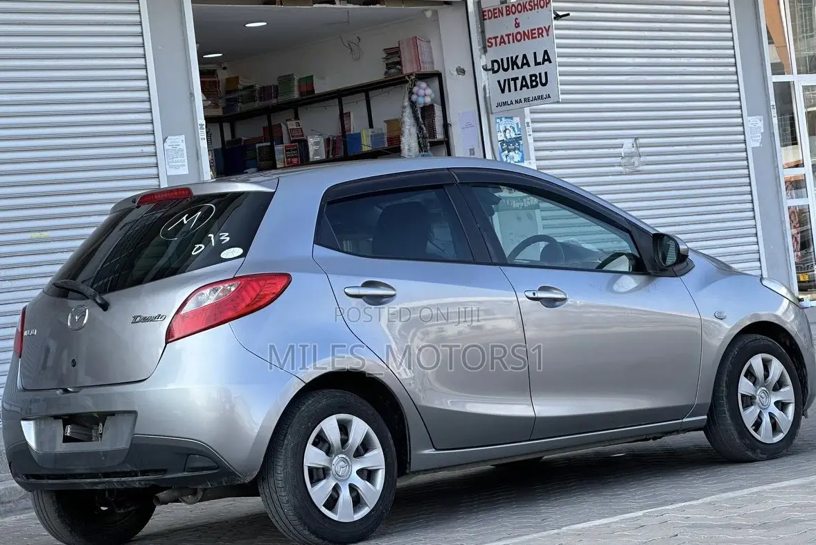 Mazda Demio 2009 Silver