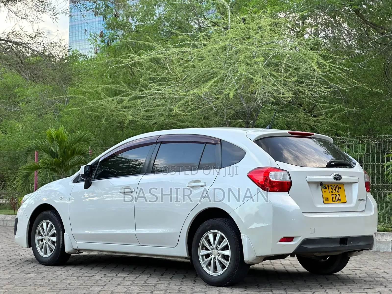 Subaru Impreza 2.0i Limited 4-dr 2013 White
