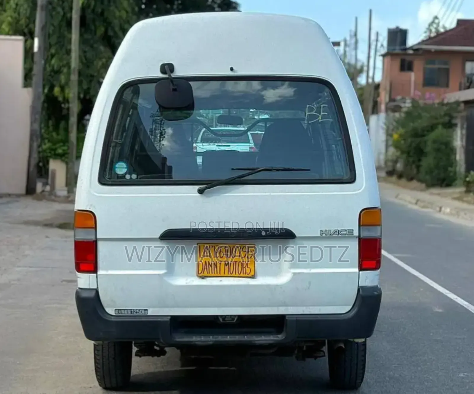 Toyota HiAce 2000 Beige