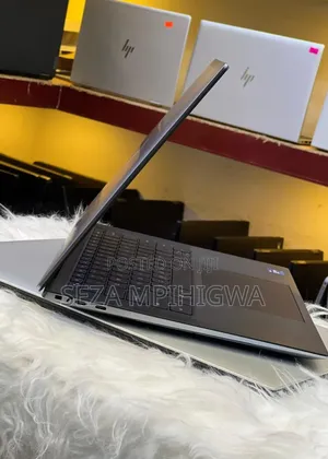 Laptop Dell Precision 5560 16GB Intel Core i7 SSD 512GB