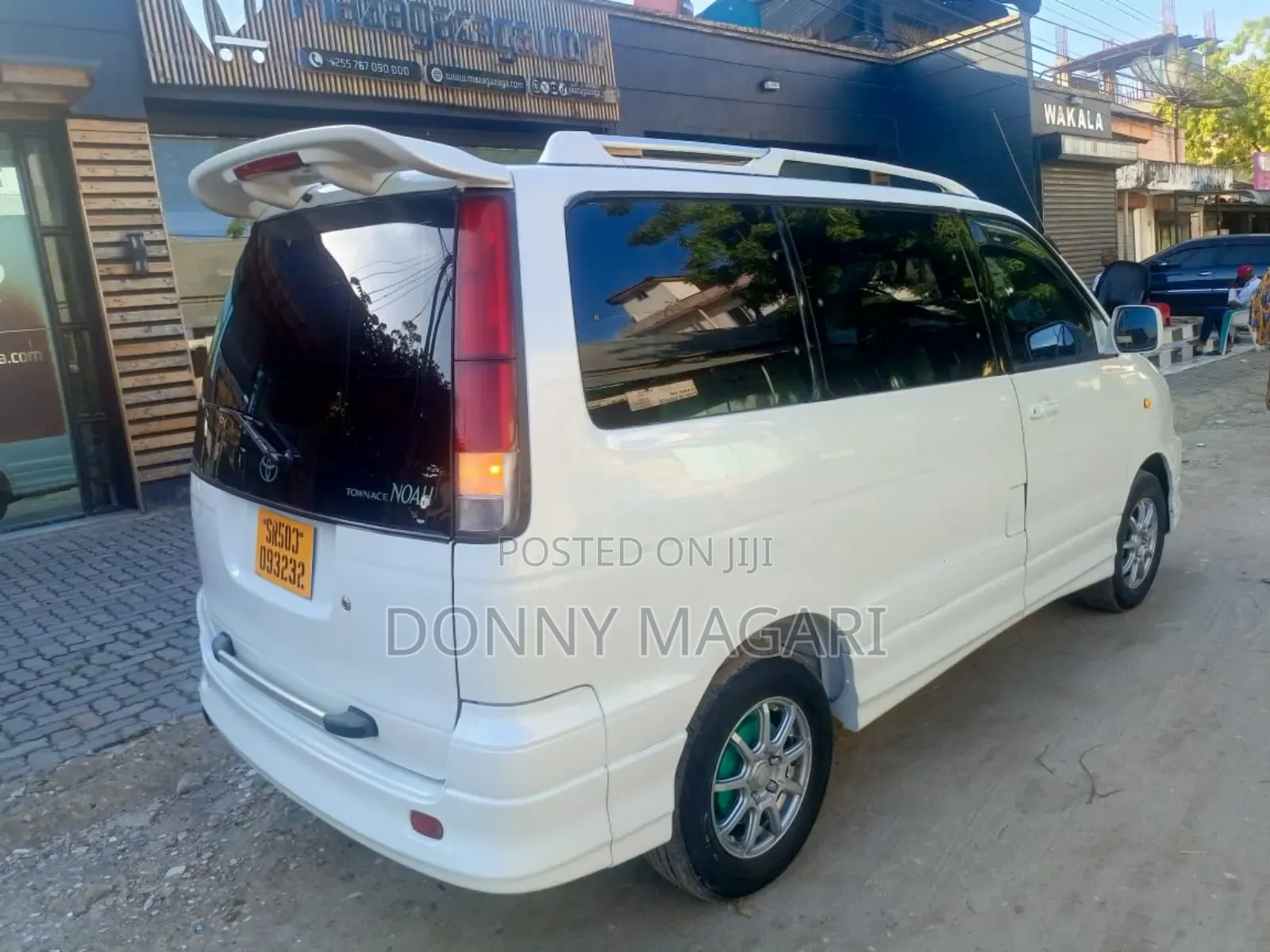 Toyota Noah 2003 White