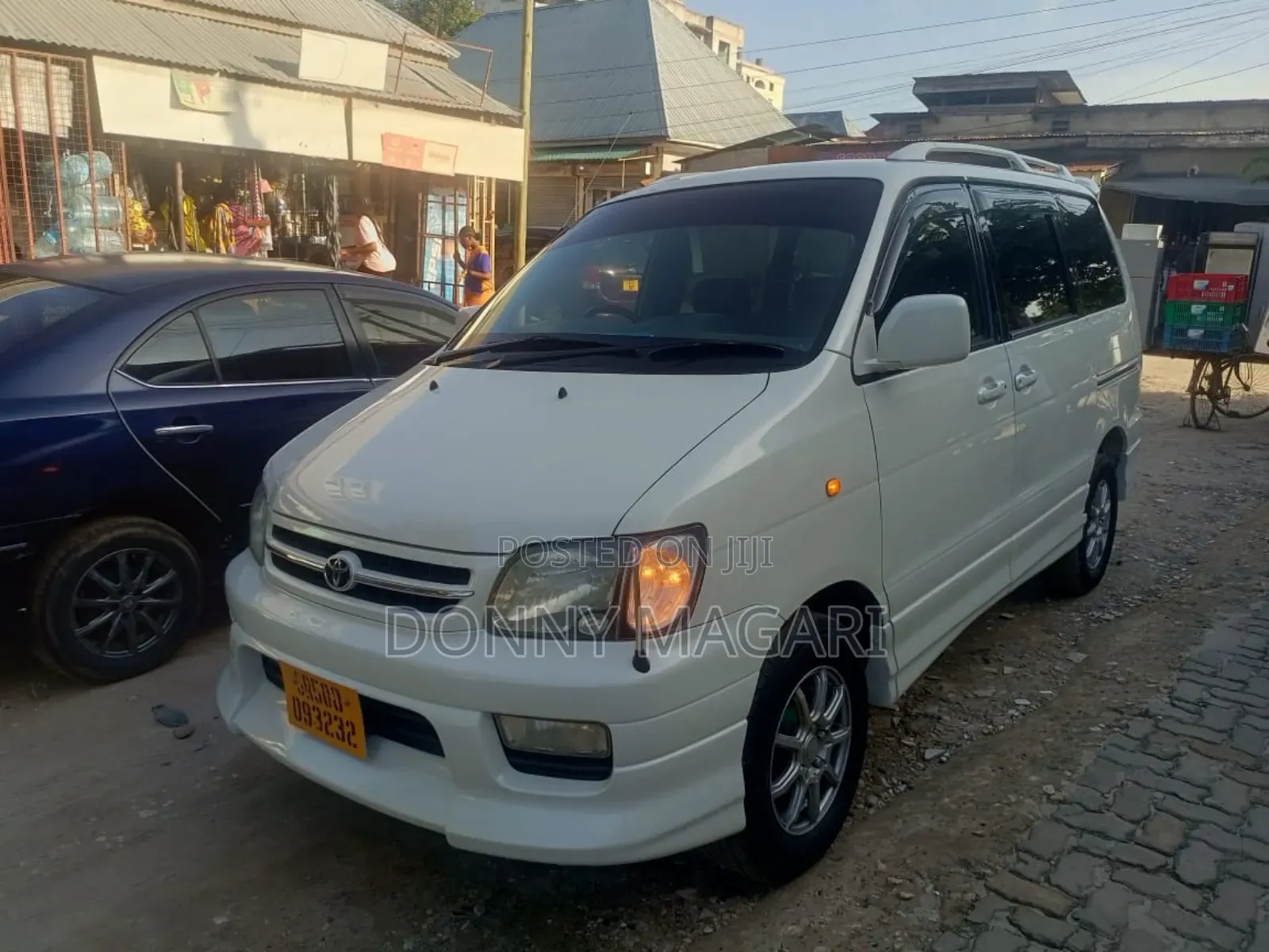 Toyota Noah 2003 White