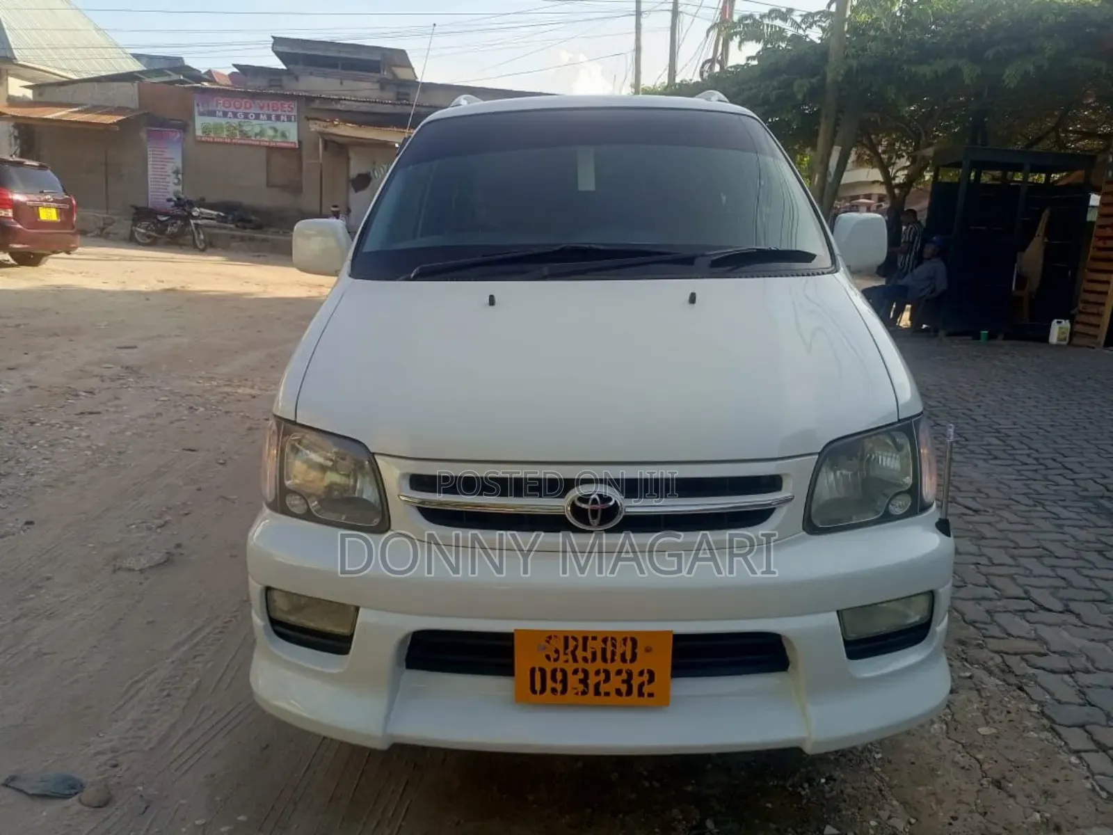 Toyota Noah 2003 White