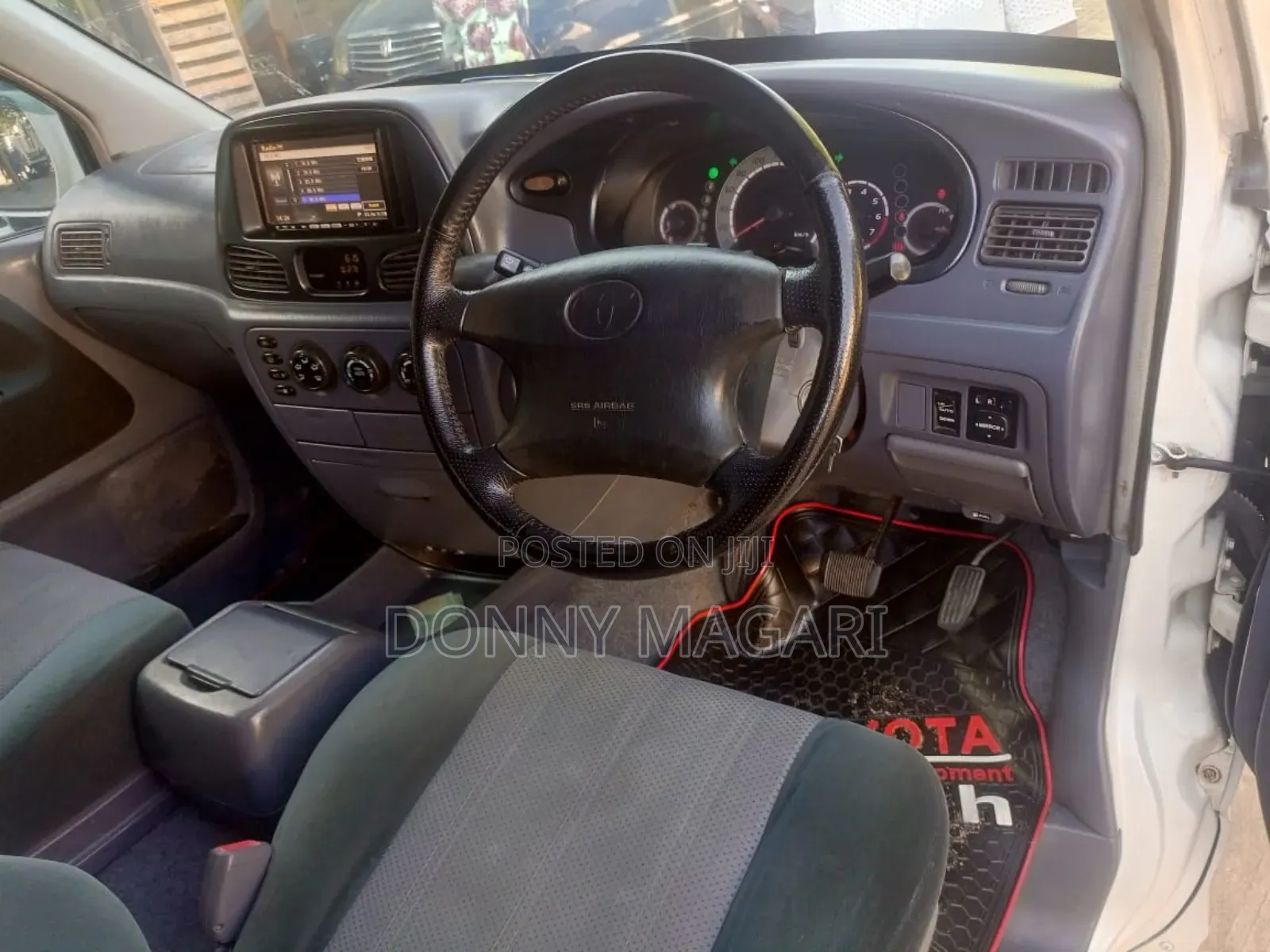 Toyota Noah 2003 White