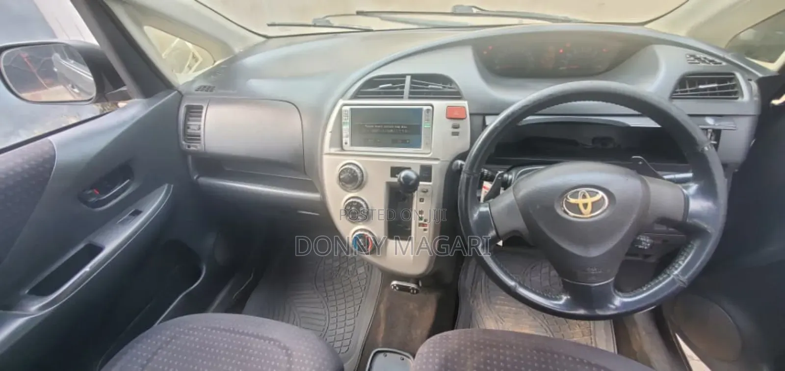 Toyota Ractis 1.5 AWD 2008 Gray