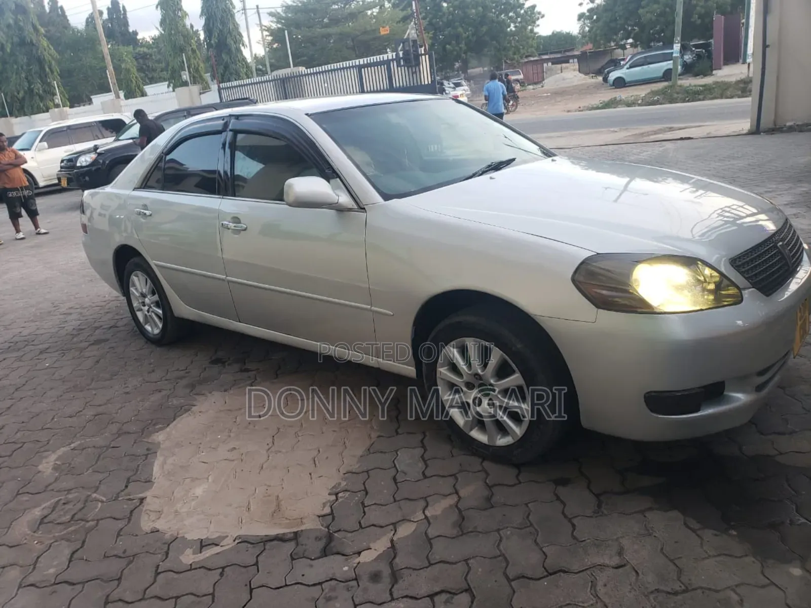 Toyota Mark II 2003 Silver