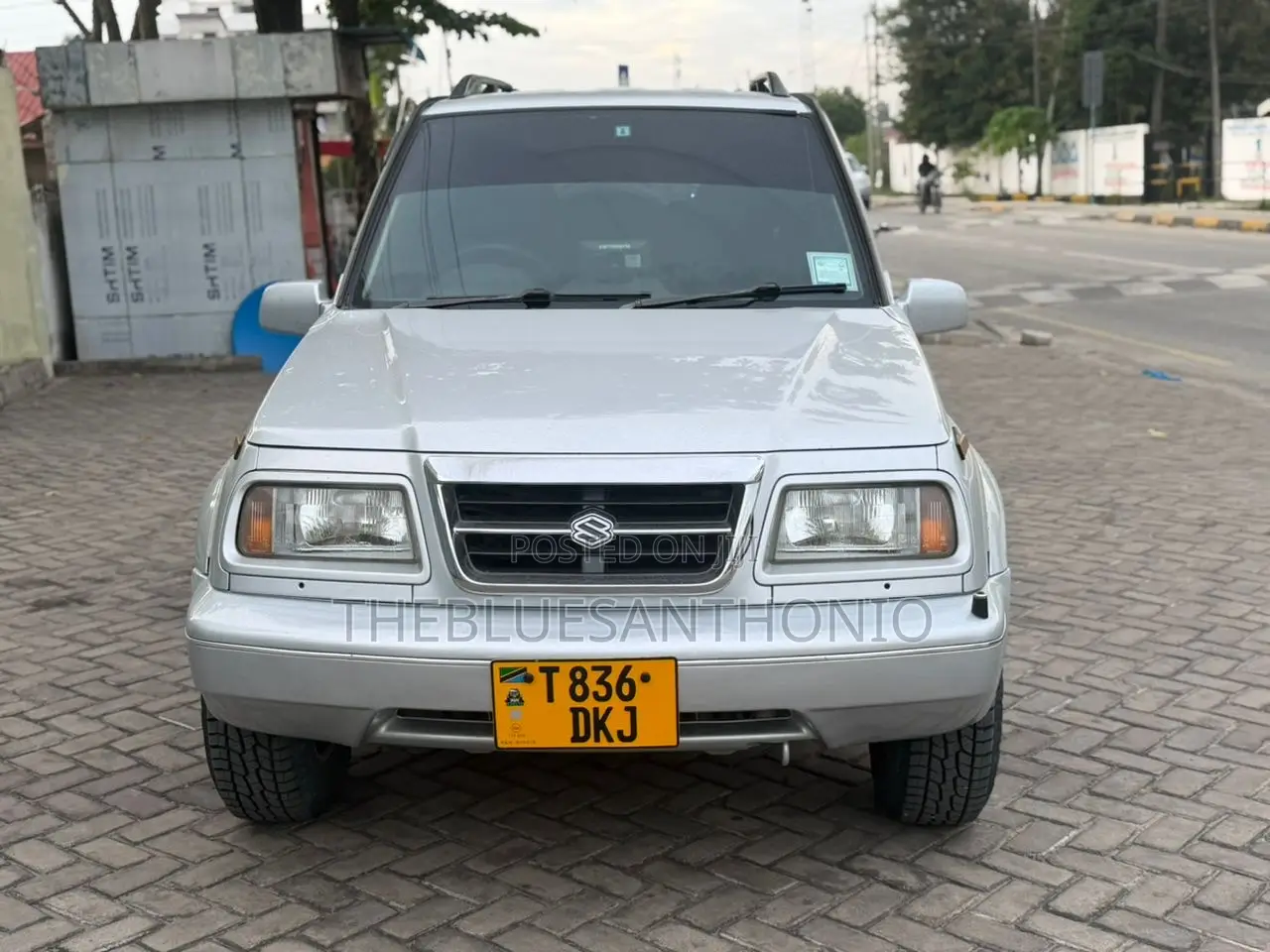 Suzuki Escudo 2000 Silver