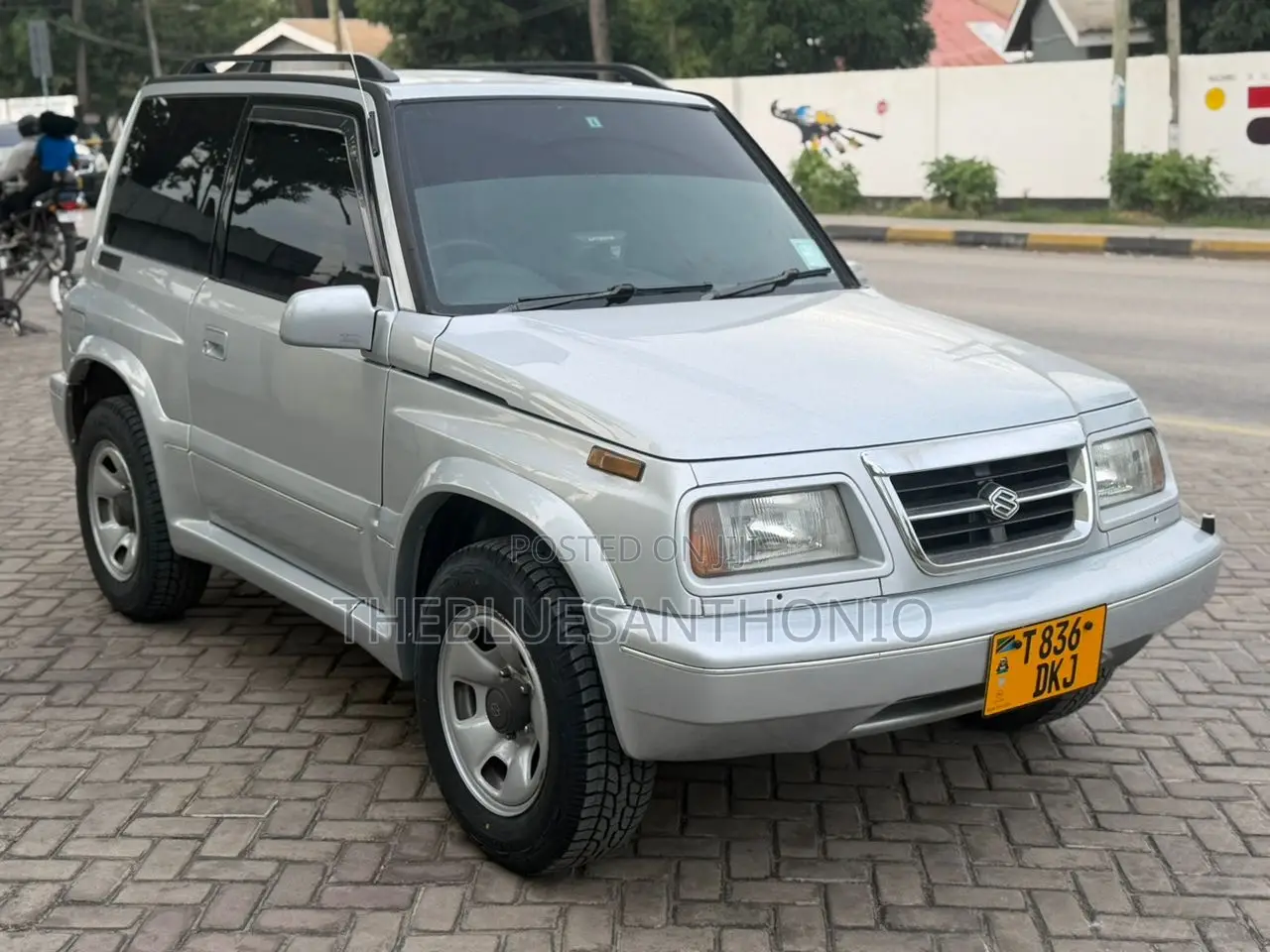 Suzuki Escudo 2000 Silver