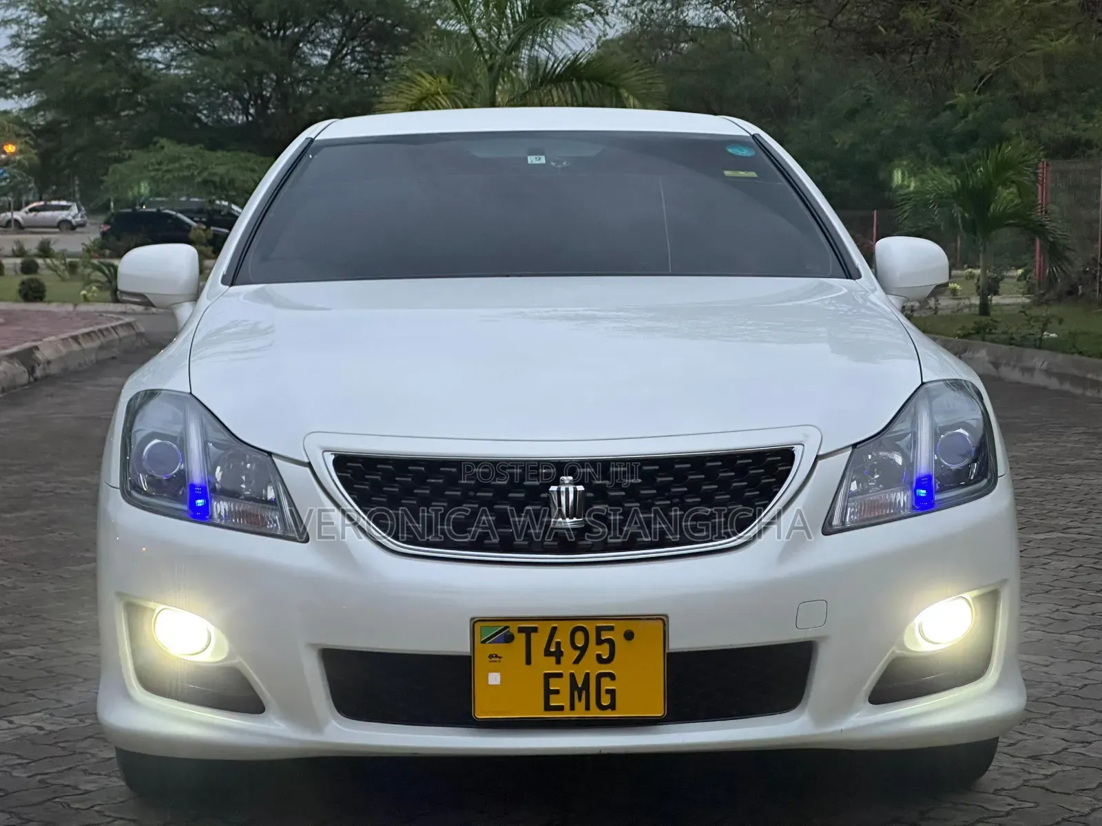 Toyota Crown 2009 White