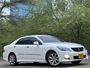Toyota Crown 2009 White