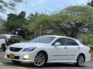 Toyota Crown 2009 White